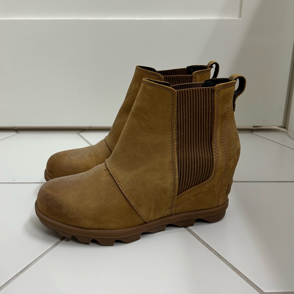 Sorel wedge boots